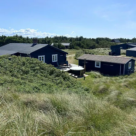 Summer House With Wilderness Bath Near Henne Oksbøl