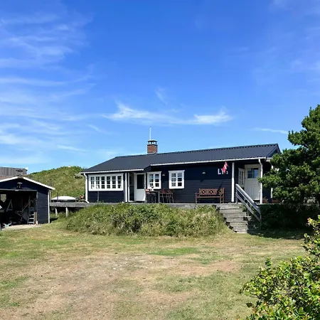 Summer House With Wilderness Bath Near Henne Ferienhaus